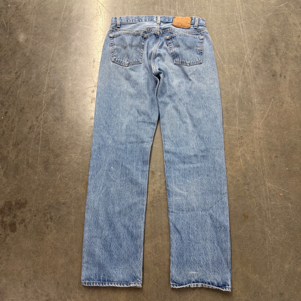 Vintage Levis 501 Mens Light Wash Straight Leg Button Fly Jeans USA 33x32